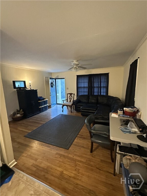 Building Photo - 105 Cedar Dr