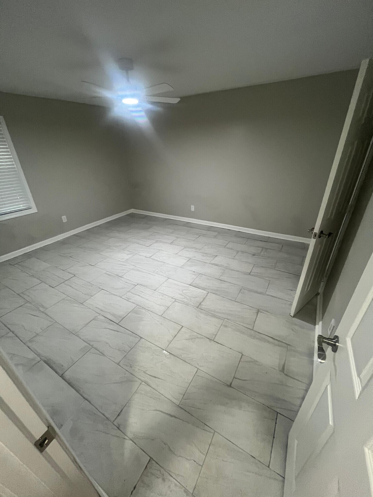 Building Photo - 3575 Oakvale Rd