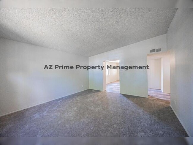 Building Photo - 1423 E Virginia Ave