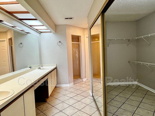 Building Photo - 6120 Silkdale Ct