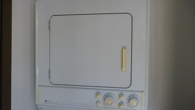 Building Photo - 18350 Hatteras St