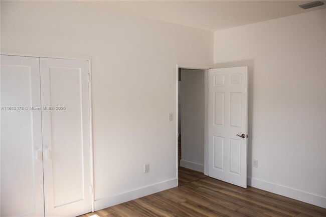 Building Photo - 8926 Dickens Ave