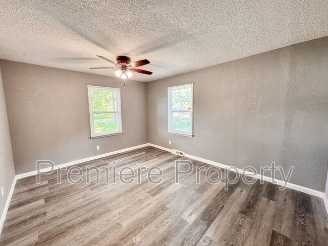 Building Photo - 103 N Cogan Ln