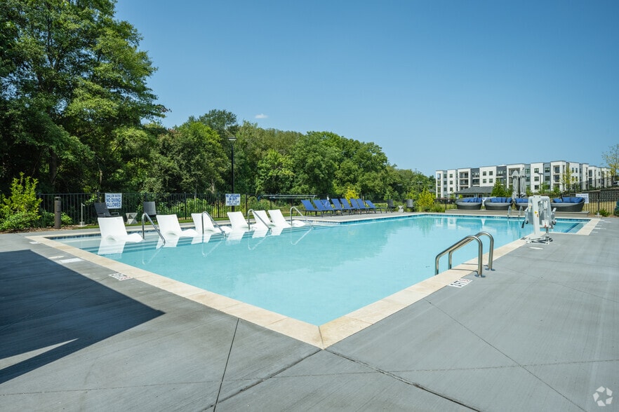 Resort Style Pool - Water Tower Apartments