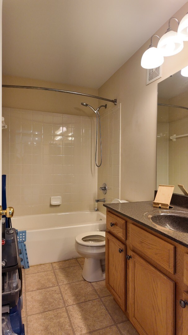 Building Photo - Spacious 4-Bed Gem with Balcony, Vaulted Ceilings, and Attached Garage in Loveland