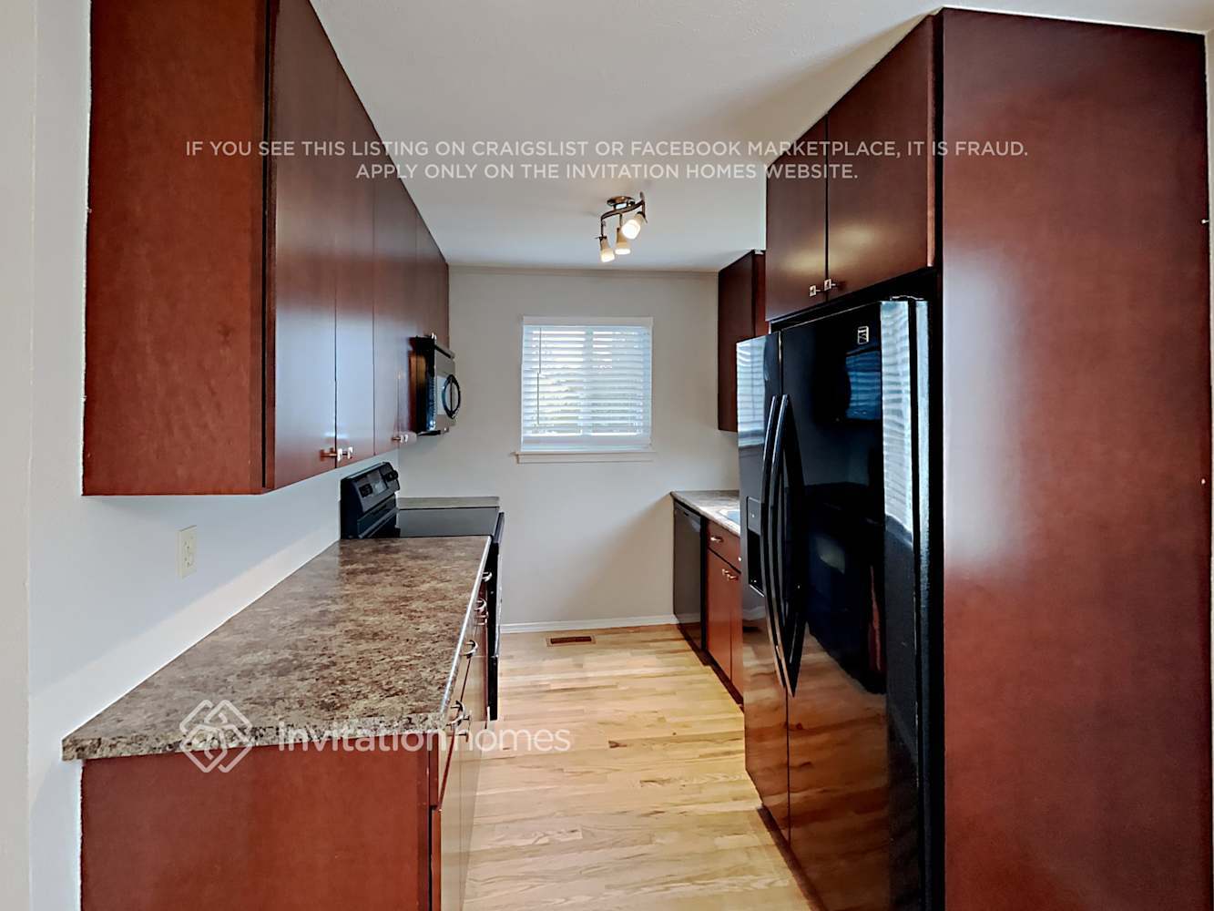 Building Photo - 3884 S Truckee Ct