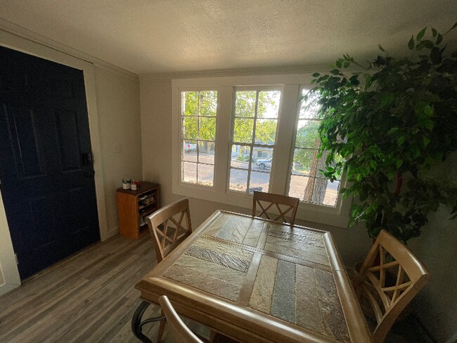 Building Photo - 627 S Melrose St