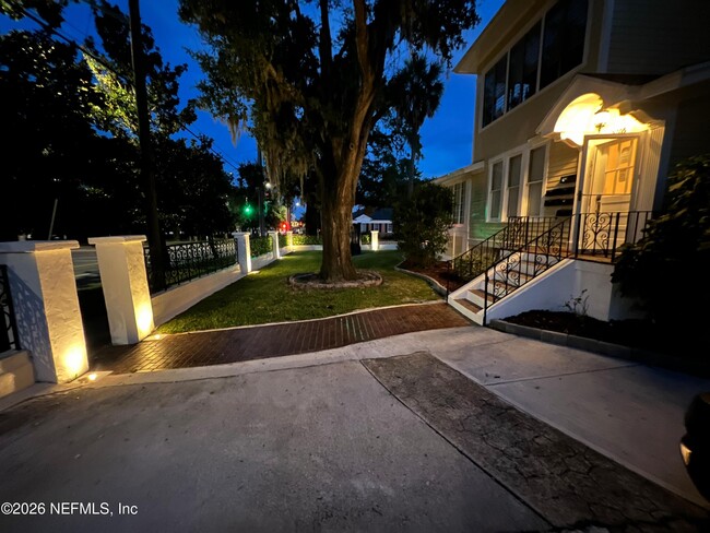 Building Photo - 2705 Riverside Ave