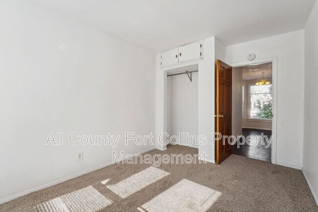 Building Photo - 403 E 3rd St
