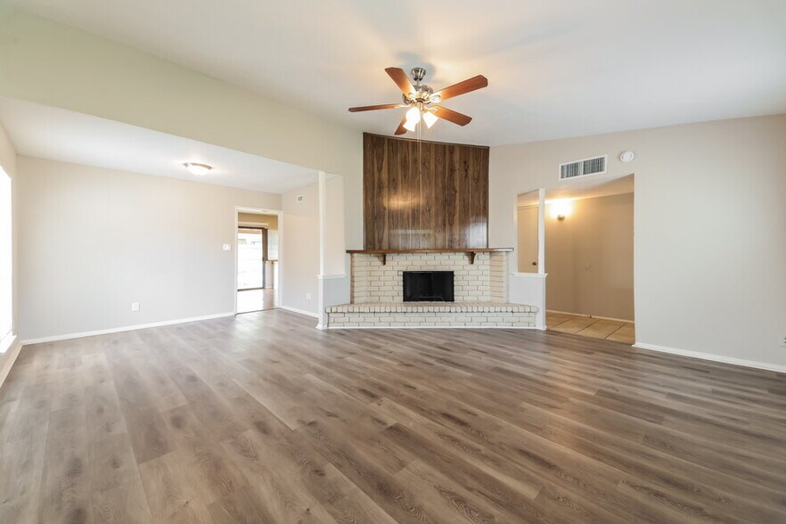 Building Photo - 6702 Blackberry Dr