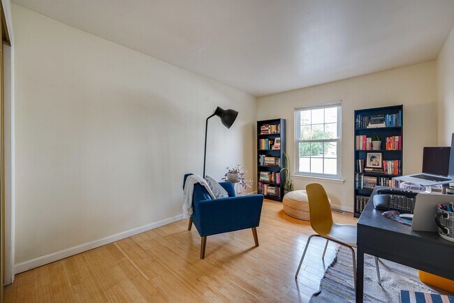 Building Photo - 354 1st St