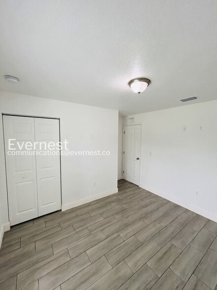 Building Photo - 1132 Maybury Dr