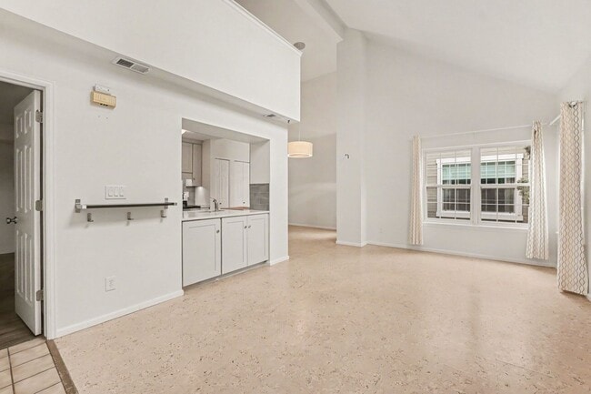 Building Photo - 6761 S Ivy Way