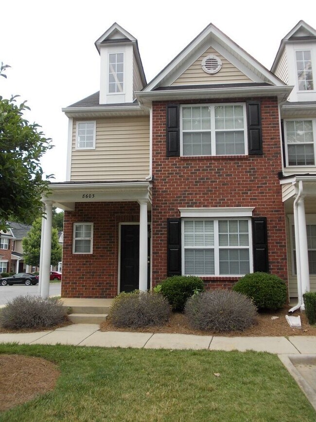 Building Photo - End Unit 2 story, 3 Bedroom Townhome near ...