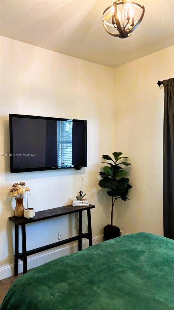 Building Photo - 3015 SW 135th Ave