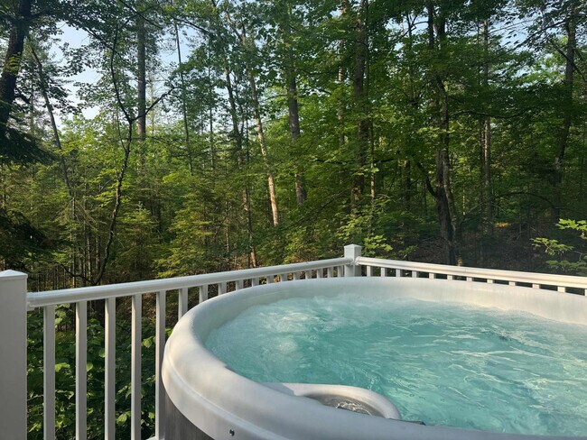 Building Photo - 51 Lake Pines Cir