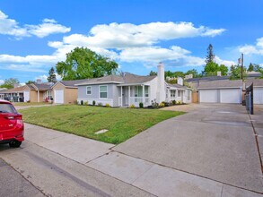 Building Photo - FOR RENT in Sacramento! 2533 Michelle Dr, ...