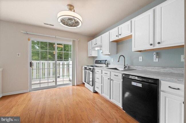 Building Photo - 1408 Black Walnut Dr