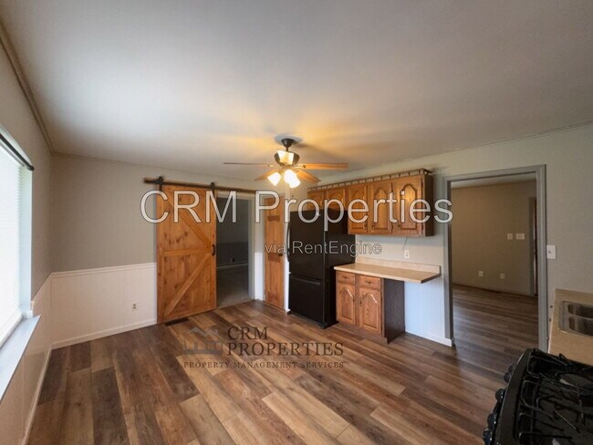 Building Photo - 212 Southlea Dr