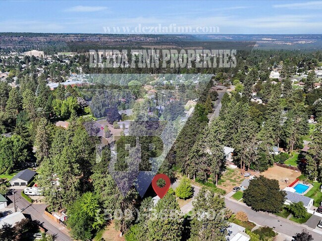 Building Photo - Charming Shadle District 3 bedroom with RV...