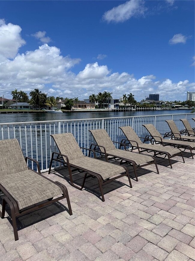 Building Photo - 3161 S Ocean Dr