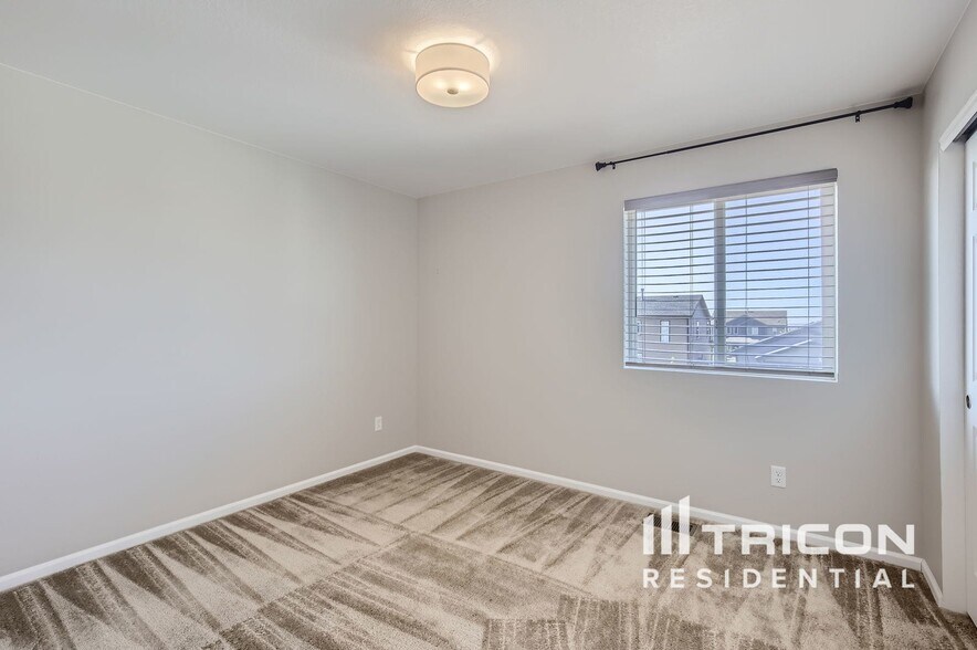 Building Photo - 1813 Paley Dr