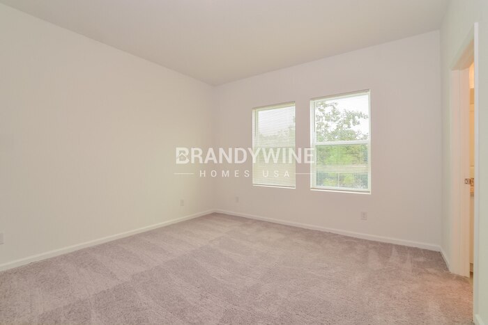 Building Photo - 1574 Effra Wy