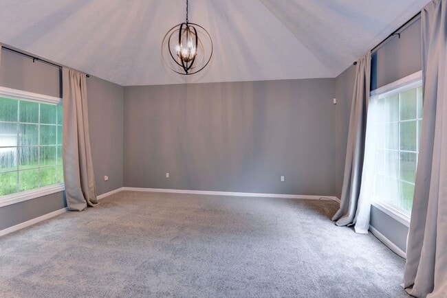 Building Photo - Beautifully Renovated Running Man Gem - Co...