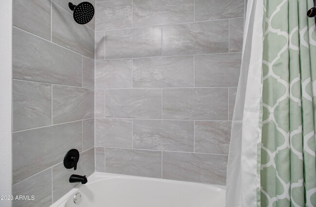 Building Photo - 258 S Sutherland St