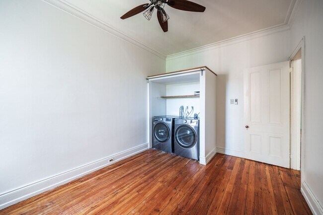 Building Photo - 206 S 43rd St