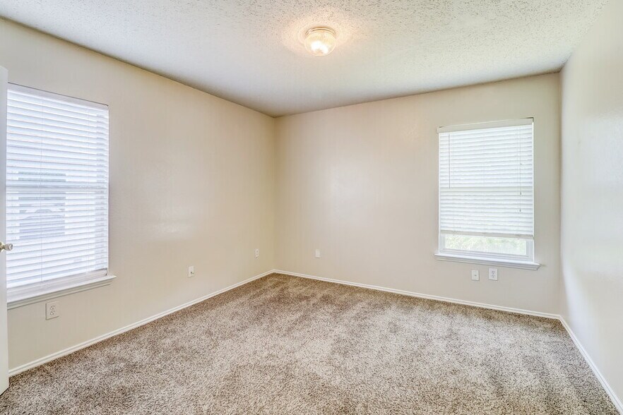 Building Photo - 7606 Tin Cup Dr