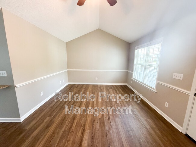 Building Photo - 805 Phillips Pointe Dr