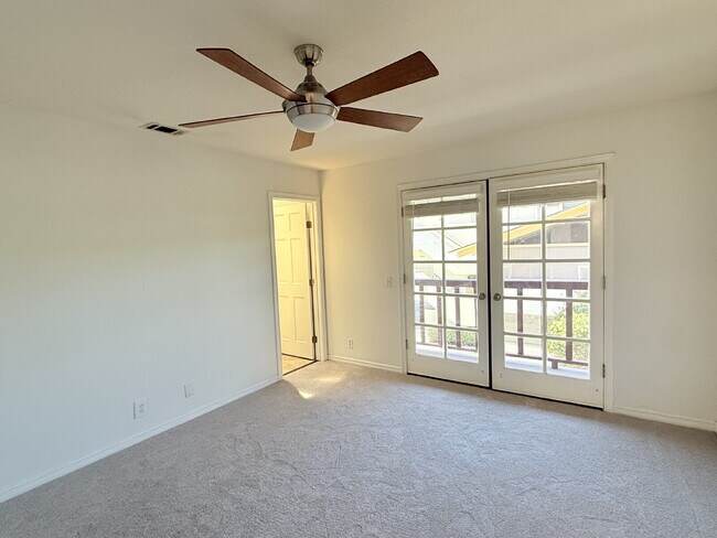 Building Photo - Spacious Carlsbad Townhouse: Spacious 2-Be...