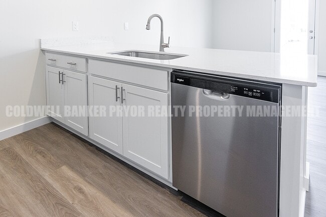 Building Photo - 7492 Bendire Lp