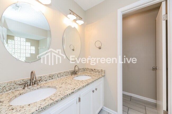 Building Photo - 12549 Lochloosa Ln