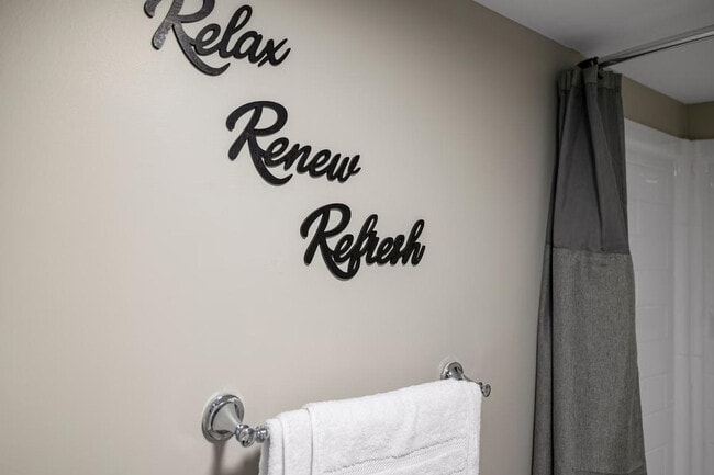 Building Photo - 30 US-9W