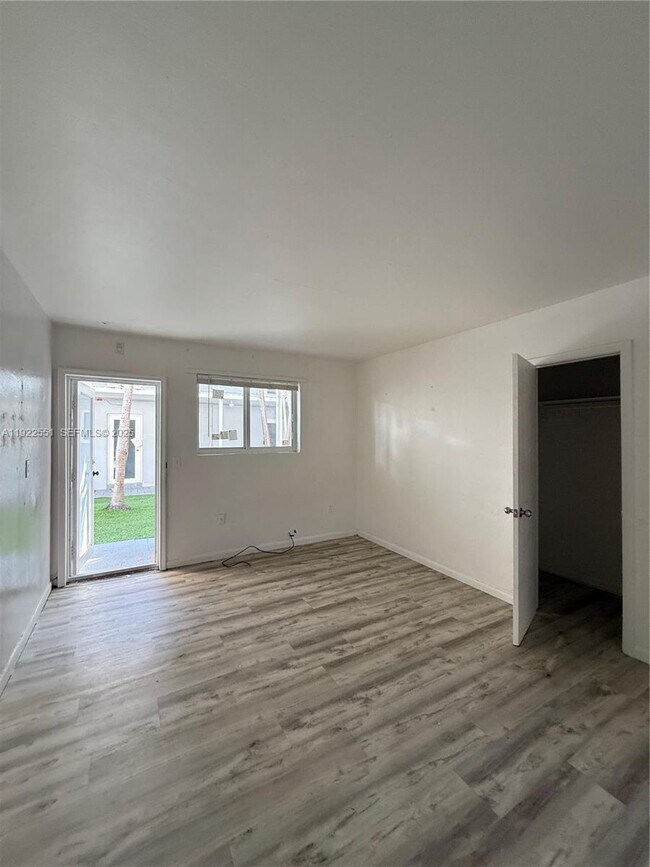 Building Photo - 5305 Biscayne Blvd