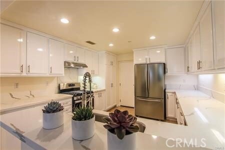 Building Photo - 225 Lonetree