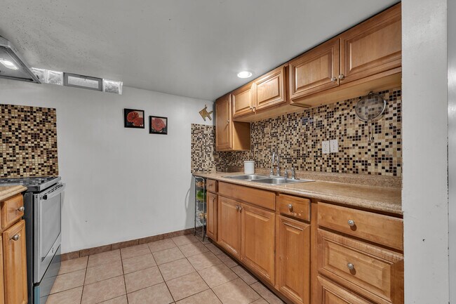 Building Photo - 5555 Patterson Dr