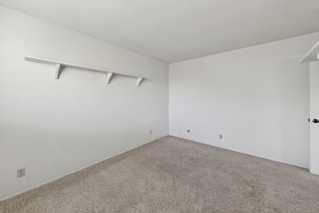 Building Photo - 5BR; 3BA Pool Home with Stunning Views in ...