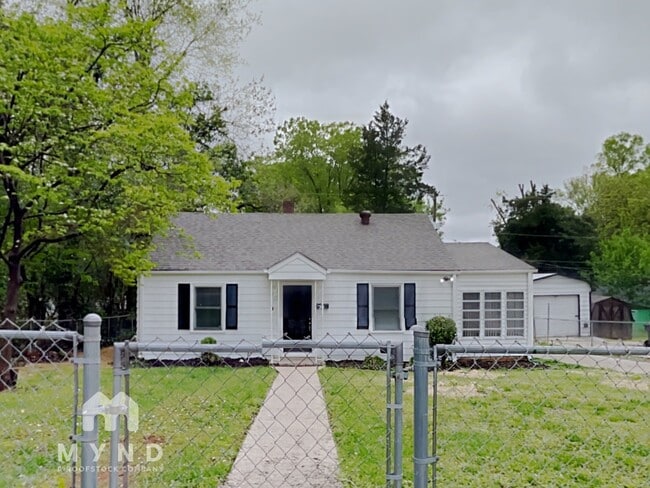 Building Photo - 122 S Gardner Ave