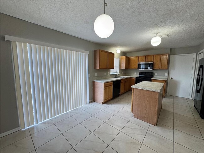 Building Photo - 10 Sawfish Ln