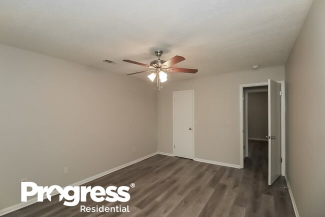 Building Photo - 5725 Twain Dr