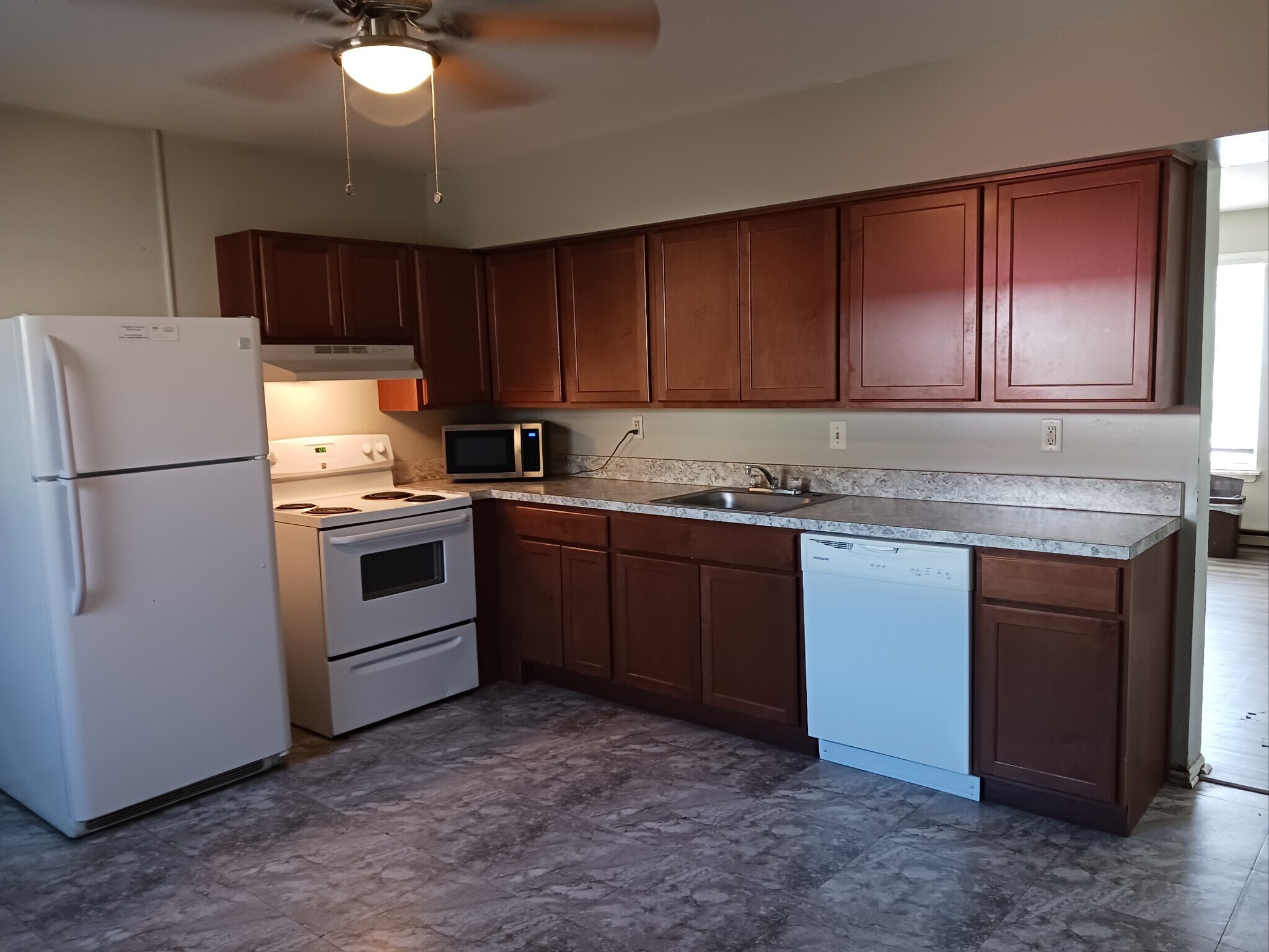 Building Photo - 156 Carnival Dr