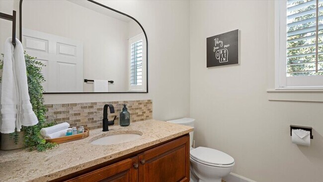 Building Photo - 8731 W Skagit Ave