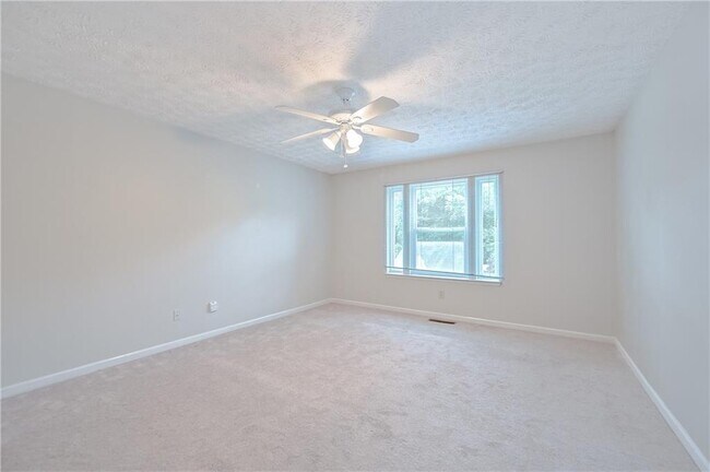 Building Photo - 3991 E Meadow Dr