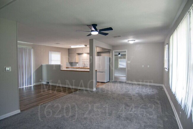 Building Photo - 3-Bedroom 1-Bathroom