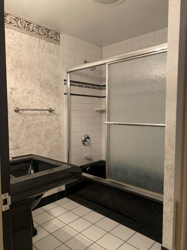 Building Photo - 2042 Fairland Ave