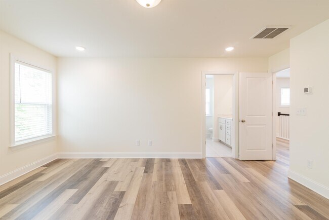 Building Photo - 2148 Bexar Trl