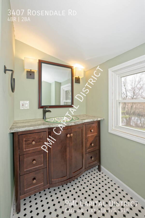 Building Photo - 3407 Rosendale Rd